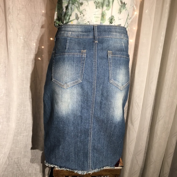 Artisan Crafted democracy denim skirt - Picture 3 of 7